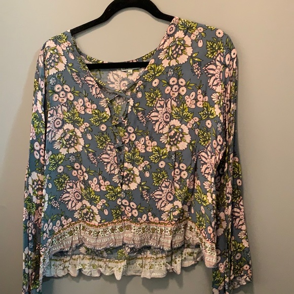 Tiare Hawaii M/L floral top - Picture 1 of 3